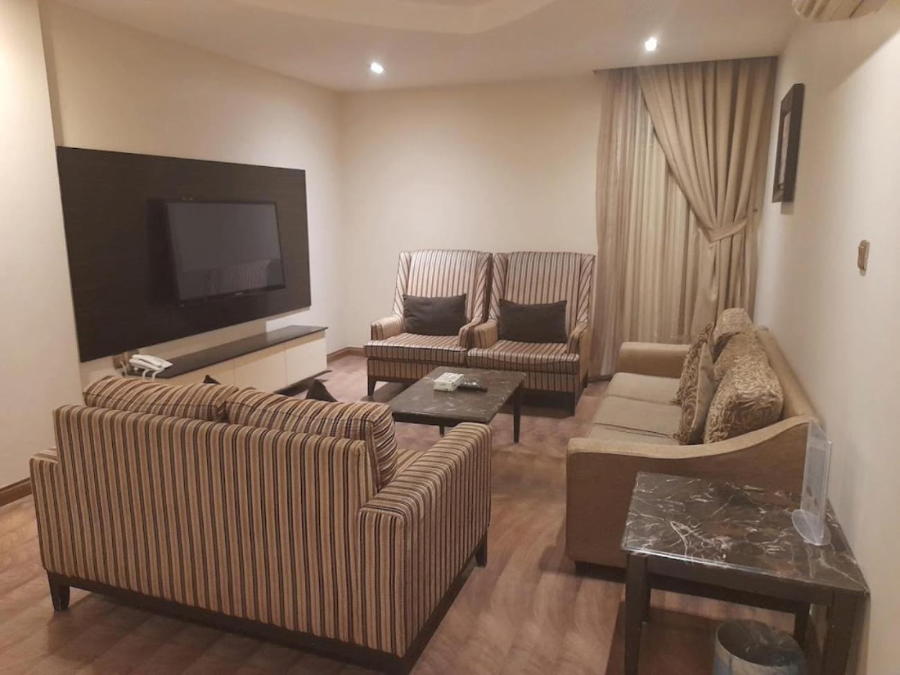 Aswar Hotel Suites Khobar Buitenkant foto